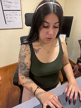 MeganCollins live cam on StripChat
