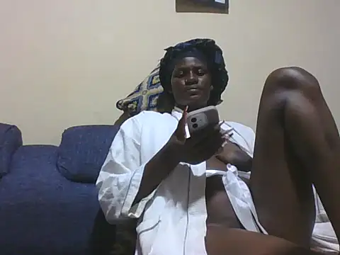 cute_shy_linda (Ask my age) - show me some love  and make me smile