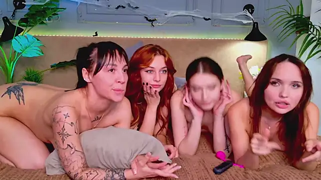 vivienne_sexxxsirens (Ask my age) - spank all pussies criss-cross
