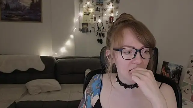 Aurora_Velvett_