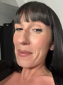 lola_tentatiion Live Webcam on Stripchat