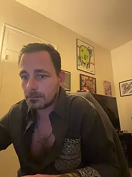 defbond420 live cam on StripChat
