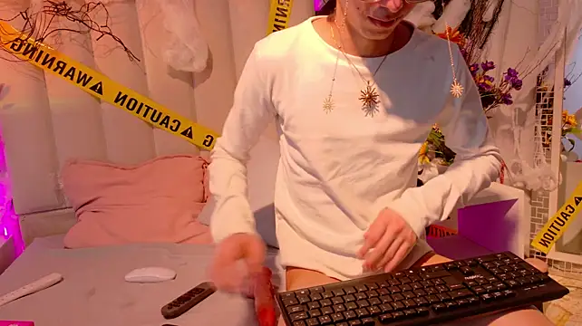 Twink_Sebas7