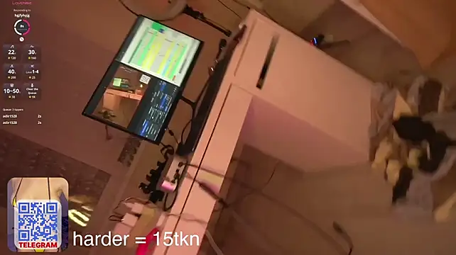 cream_fucks webcam