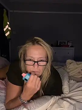 Blondnboujee53