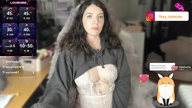 le modèle Foxy_c est en webcam porno dans un show sur le site stripchat, il possède les tags suivants: couples,anal,big-tits,cam2cam,dildo-or-vibrator,dirty-talk,doggy-style,erotic-dance,european,fingering,french,handy,hd,luxurious-privates,masturbation,oil-show,orgasm,recordable-privates,sex-toys,sexting,striptease,topless,girls,anal,anal-doggy-style,anal