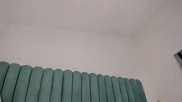 kimjonnes01 live cam on StripChat