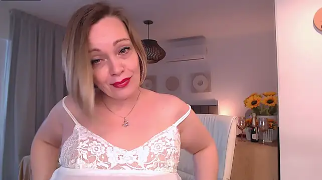 Tilly_Eliot webcam