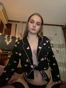 LunaVey live cam on StripChat