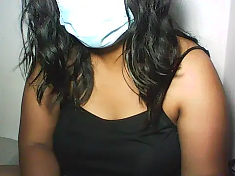 Artinah22 live cam on StripChat