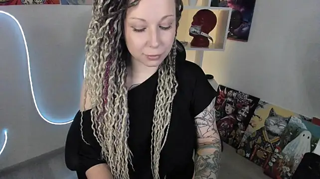 HoneySallyMoore live cam on StripChat