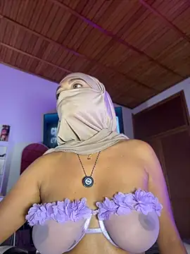 Yuli_arabic live cam on StripChat