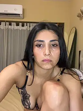 IsabellaGonzalez live cam on StripChat