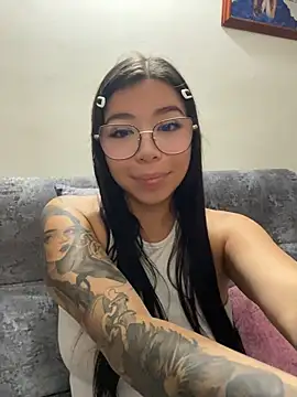 I-Maddy captura de la sala en vivo en Stripchat