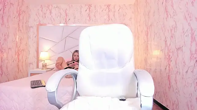 Emily_Whinfre