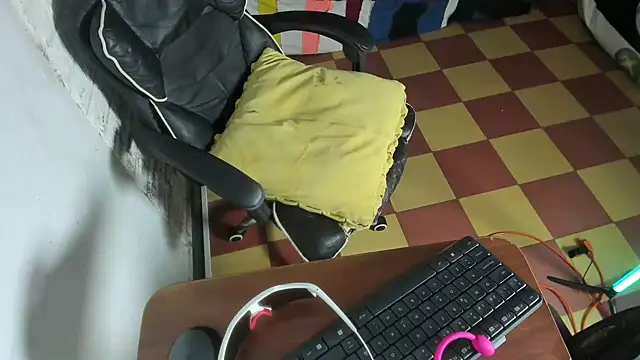 cristopher_june (M young) - show cum
