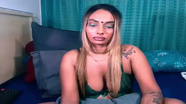 sexyindianchic live cam on StripChat