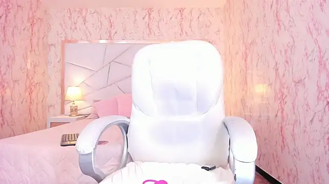 Emily_Whinfre