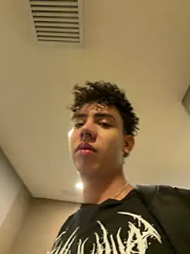 Yoursexyjose Stripchat live cam