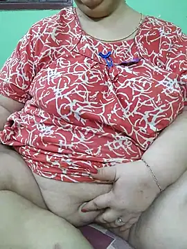 tamil-mayasri (F milf) - ass flash