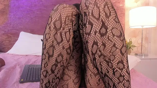 Cloee_Sky2 live cam on StripChat