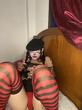 Vennuss_555 live cam on StripChat