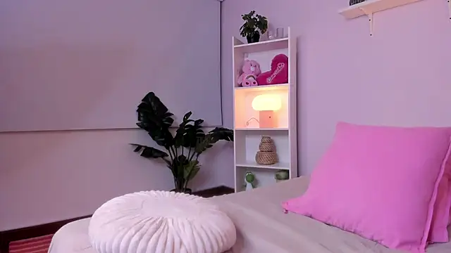 solsireth live cam on StripChat
