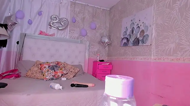 Tiara_Latina