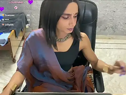 LuvLayla — FansOnlyX creator profile