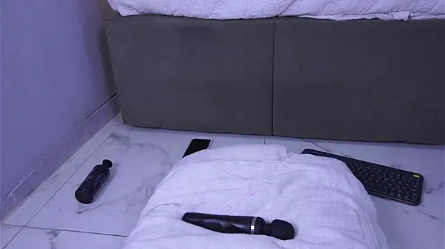 ashley_beaomunt (F teen) - ride torso