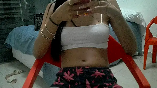 cleopriv00 (F teen) - ARREGASO O CUZINHO CHEIO DE PORRA RS
