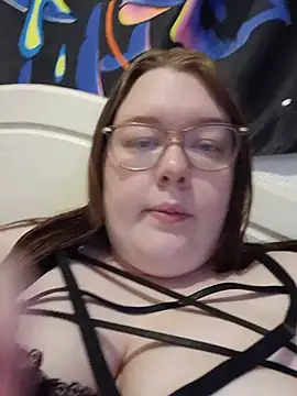 Sexycurvyemilyy