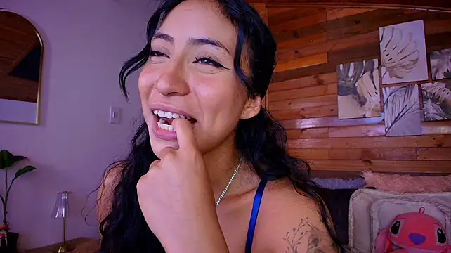 amber_curly