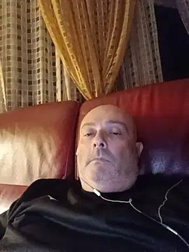 Alexis_Bull