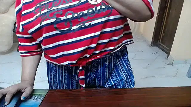 NAUGHTY_Niya