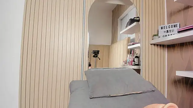 NhoanBrunette