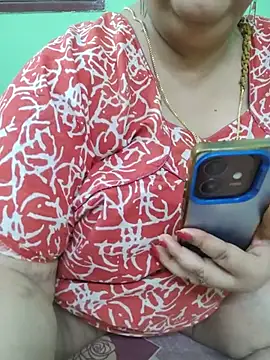 tamil-mayasri (F milf) - ass flash