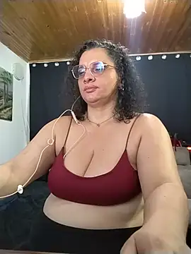 Aleja_Gonzales live cam on StripChat