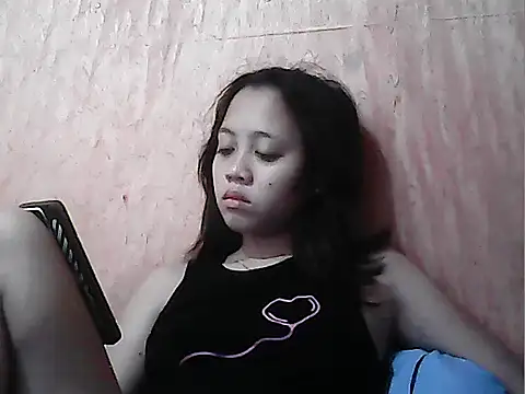 Yours_AsianPinayGirl18 live cam on StripChat
