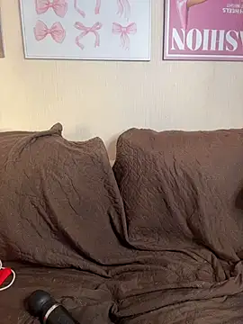 Nina_Skyy live cam on StripChat