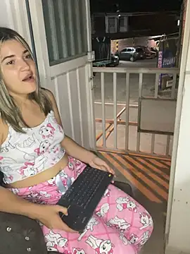 Jazz-Sarita live cam on StripChat