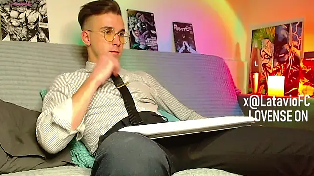 Midnighter_ live cam on StripChat