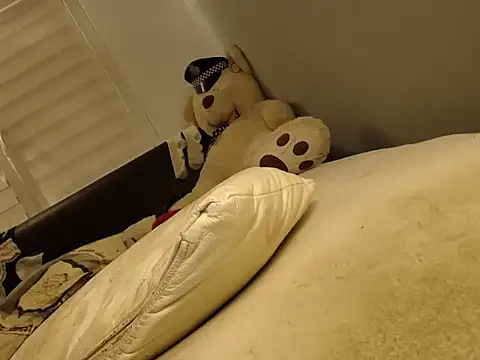 ballardbret (Ask my age) - Cock stroking, flexing, dirty talking. X