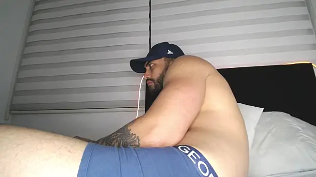 ClayBrown live cam on StripChat