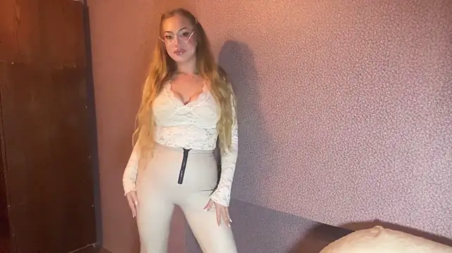 ReneeNunz live cam on StripChat