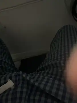 awesomemilkss live cam on StripChat