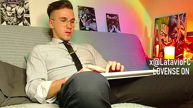 Midnighter_ live cam on StripChat
