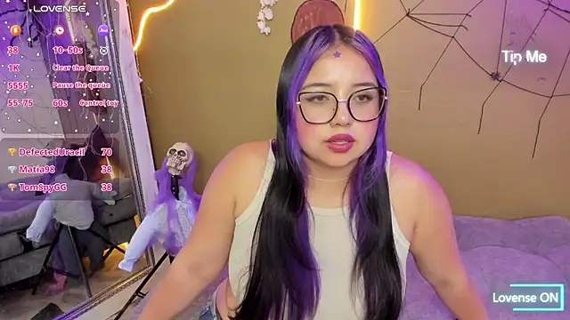 raiven_purplegp live cam on StripChat