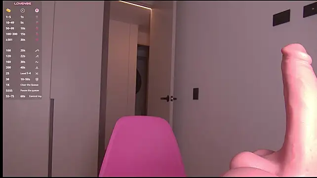 Sarah_cam06