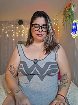 Juliietha_servas webcam